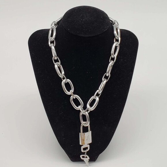 Authentic Louis Vuitton Lock & Key with Unbranded Silver Plated Chain Necklace - Picture 1 of 6
